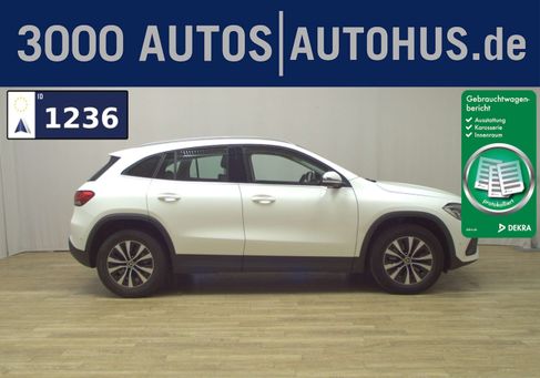 Mercedes-Benz GLA 220, 2021