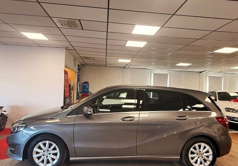 Mercedes-Benz B 180, 2016