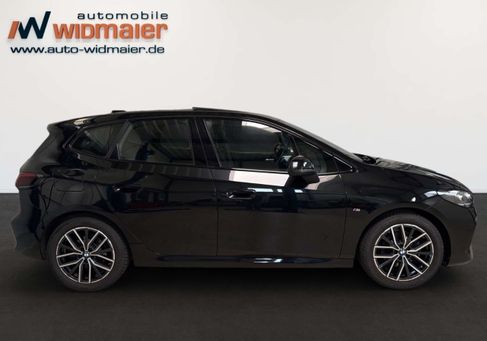 BMW 218, 2023