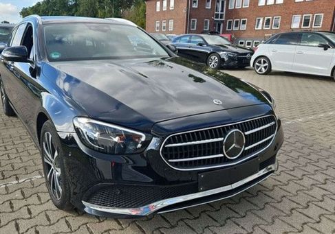 Mercedes-Benz E 300, 2023 2