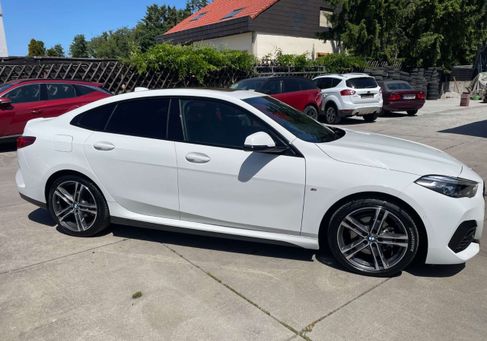 BMW 218, 2021