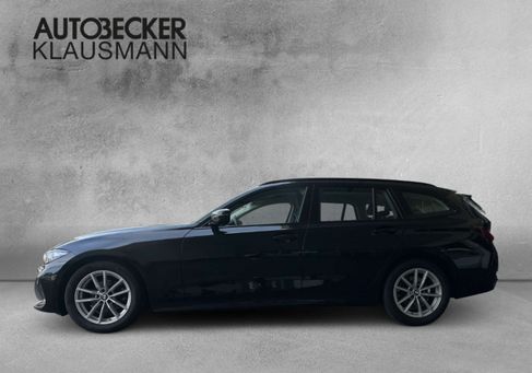 BMW 318, 2022