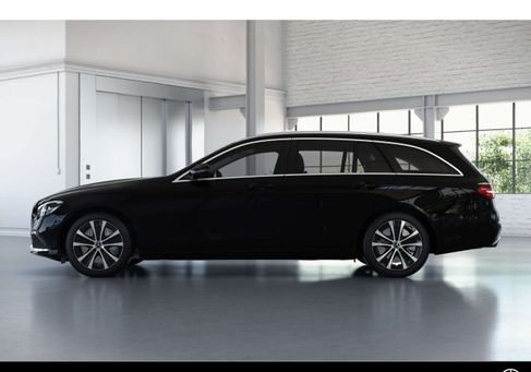 Mercedes-Benz E 300, 2022 2