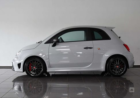 Abarth 695, 2022