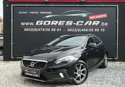 Volvo V40 Cross Country, 2015