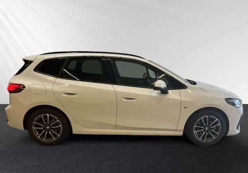 BMW 220, 2024 2