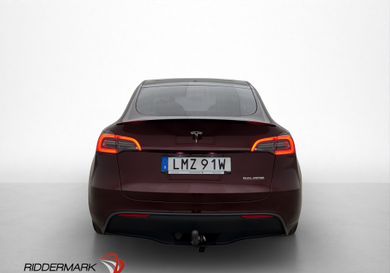 Tesla Model Y, 2024
