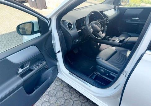 Mercedes-Benz B 180, 2020
