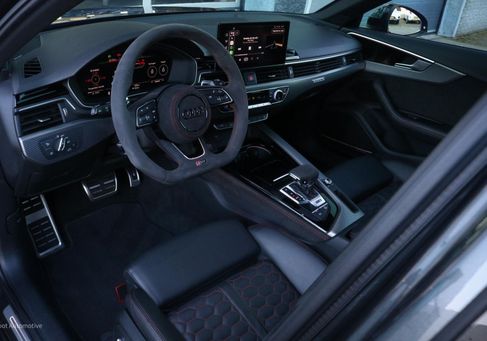 Audi RS4, 2020