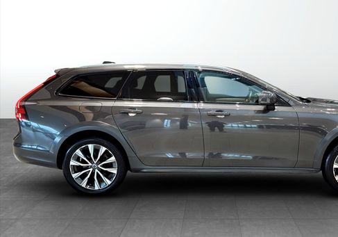 Volvo V90 Cross Country, 2021