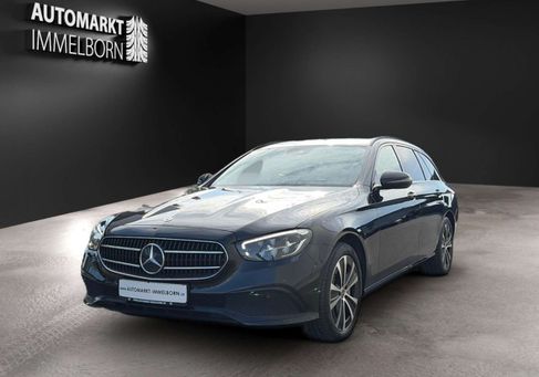 Mercedes-Benz E 300, 2022 3