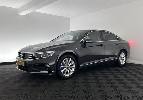 Volkswagen Passat, 2021
