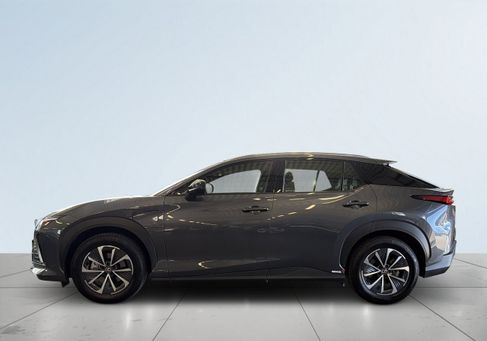 Lexus, 2025