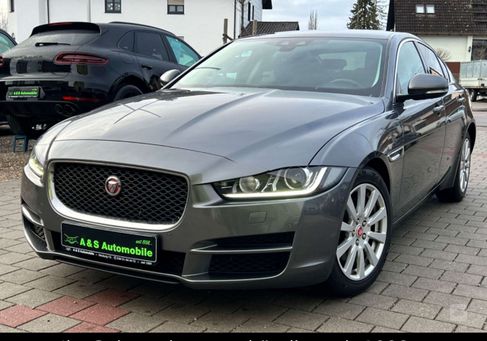 Jaguar XE, 2017