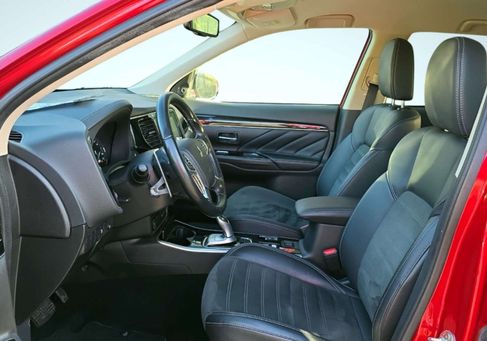 Mitsubishi Outlander, 2020