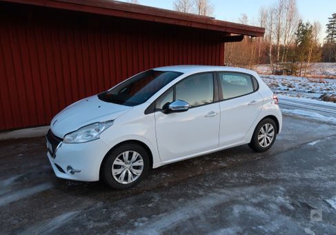 Peugeot 208, 2013