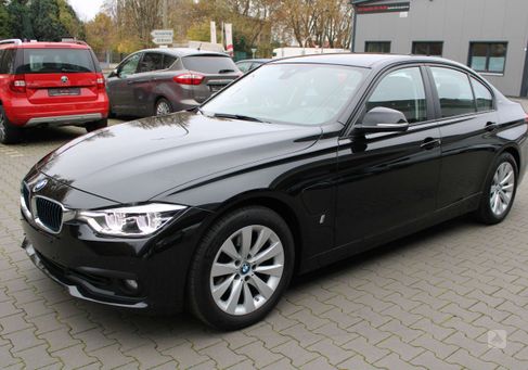 BMW 330, 2017