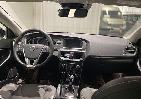 Volvo V40 Cross Country, 2018