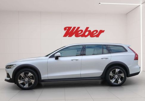Volvo V60 Cross Country, 2021