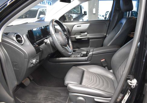 Mercedes-Benz GLA 180, 2022