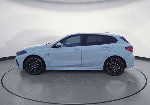 BMW 118, 2022