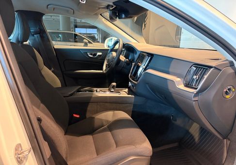 Volvo V60 Cross Country, 2022