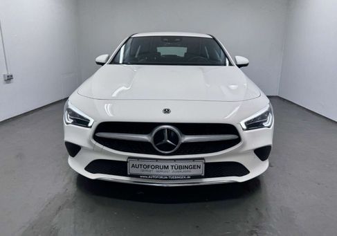 Mercedes-Benz CLA 200, 2022