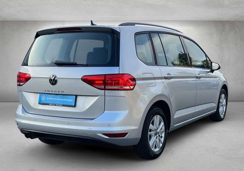 Volkswagen Touran, 2024 3