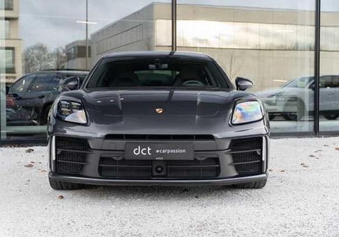 Porsche Panamera, 2023