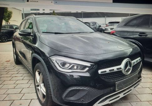 Mercedes-Benz GLA 220, 2021