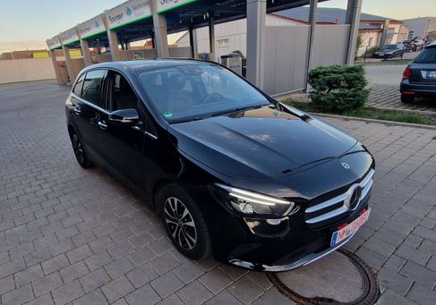 Mercedes-Benz B 200, 2022
