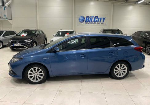 Toyota Auris Touring Sports, 2016