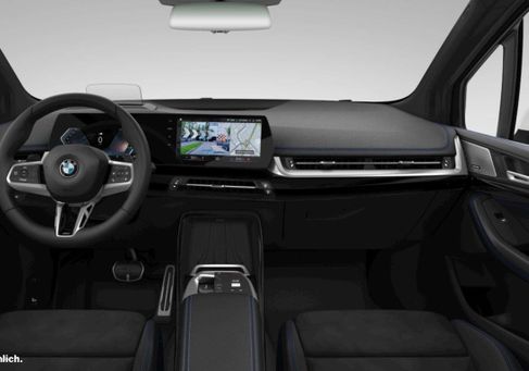 BMW 220, 2023 3