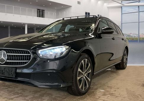 Mercedes-Benz E 300, 2022