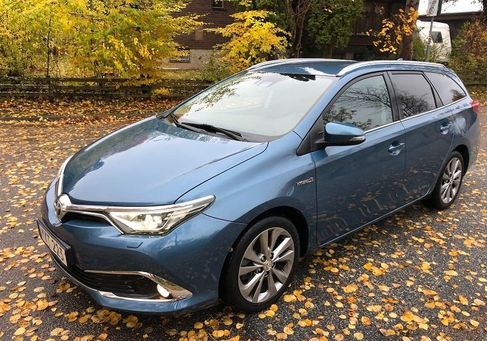 Toyota Auris Touring Sports, 2017