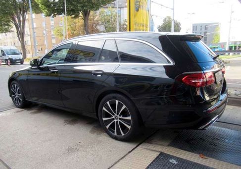 Mercedes-Benz E 300, 2021 3
