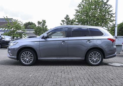 Mitsubishi Outlander, 2021