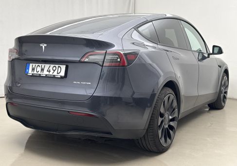 Tesla Model Y, 2022 3