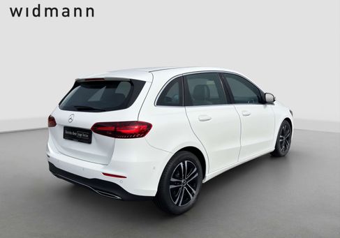 Mercedes-Benz B 180, 2025 3