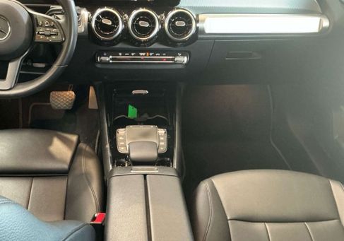 Mercedes-Benz GLB 200, 2023