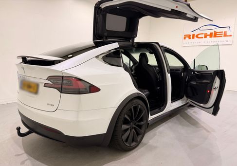 Tesla Model X, 2017