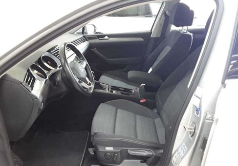 Volkswagen Passat, 2021