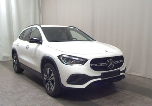Mercedes-Benz GLA 220, 2022