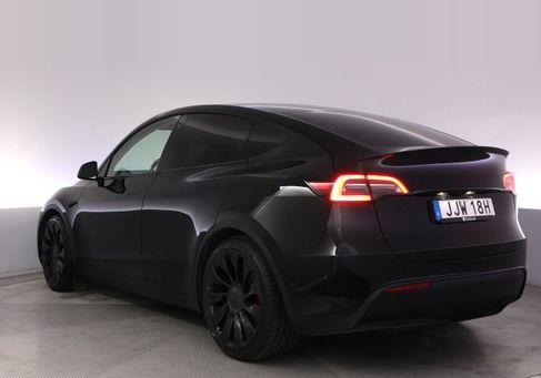 Tesla Model Y, 2022 3