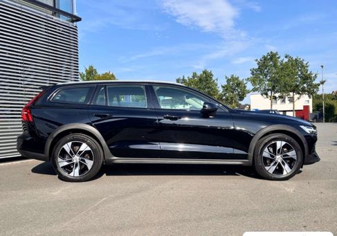 Volvo V60 Cross Country, 2021