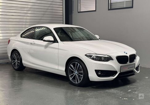 BMW 218, 2021