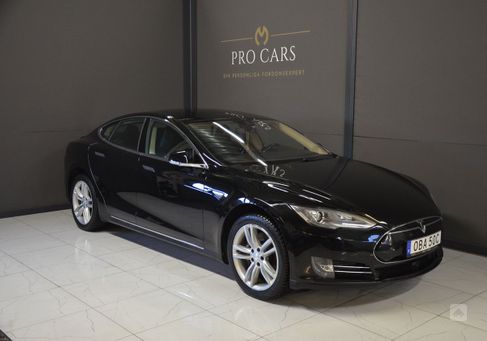 Tesla Model S, 2015