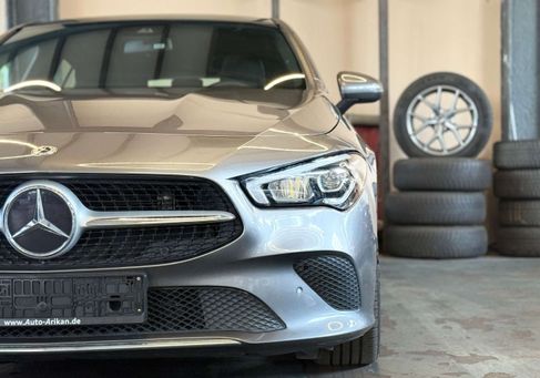 Mercedes-Benz CLA 200, 2022