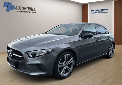 Mercedes-Benz 220, 2019