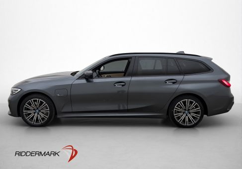 BMW 330, 2022